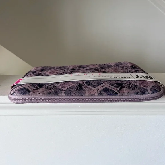 Laptop Sleeve 13” - 15” - Picture 9 of 9